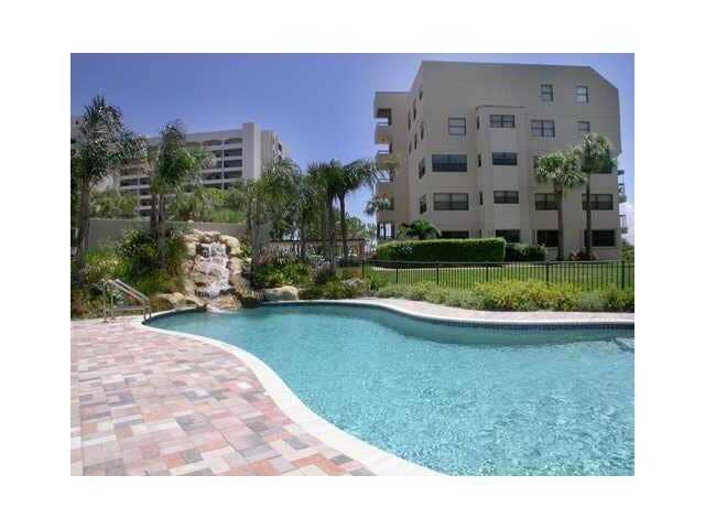 370 GOLFVIEW Road, #302, North Palm Beach, North Palm Beach, FL 33408 Pool