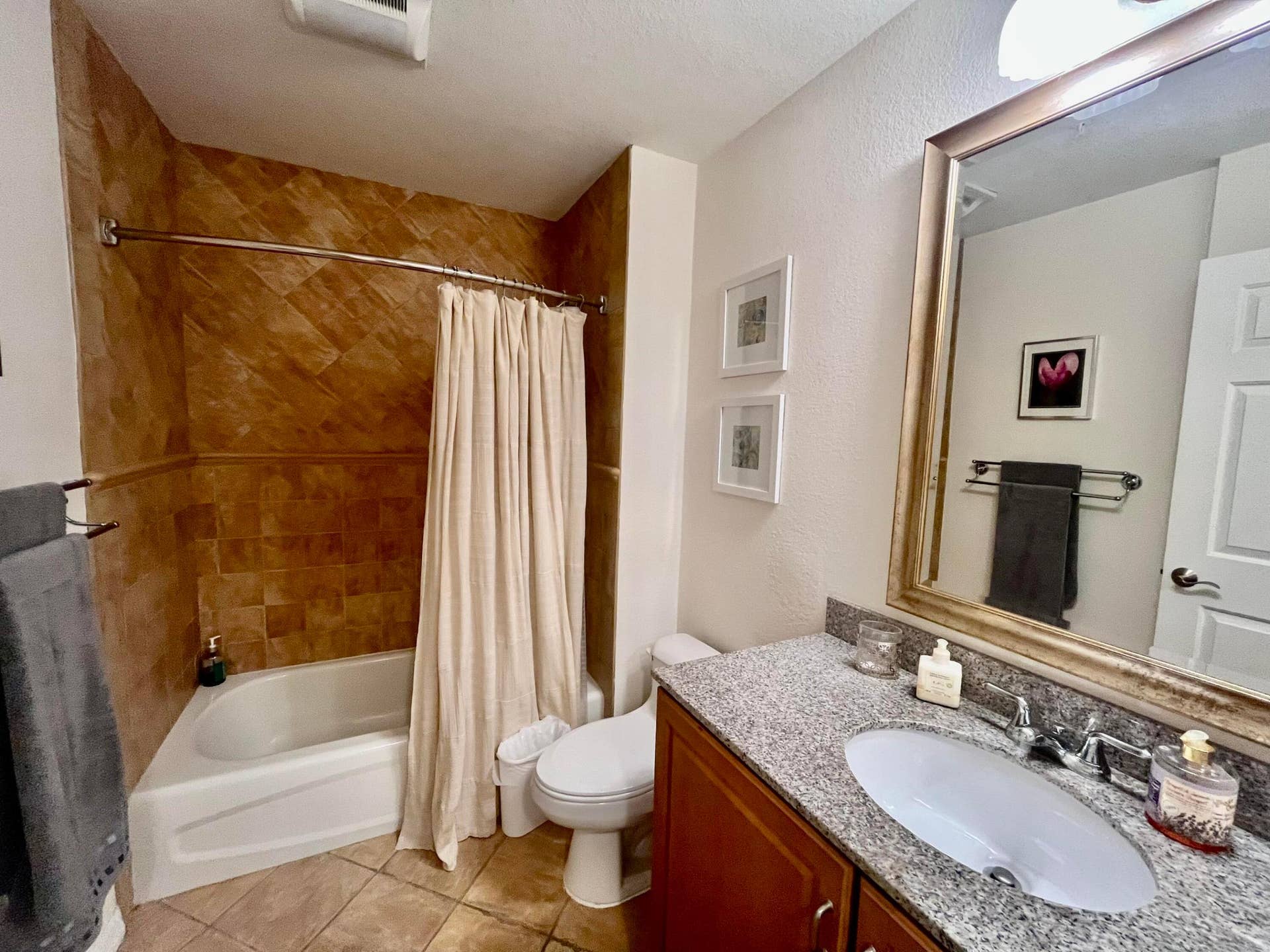 370 GOLFVIEW Road, #302, North Palm Beach, North Palm Beach, FL 33408 Guest Bathroom