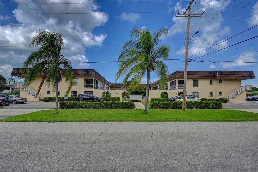 342 Southwind Court, #216, North Palm Beach, FL 33408 southwind