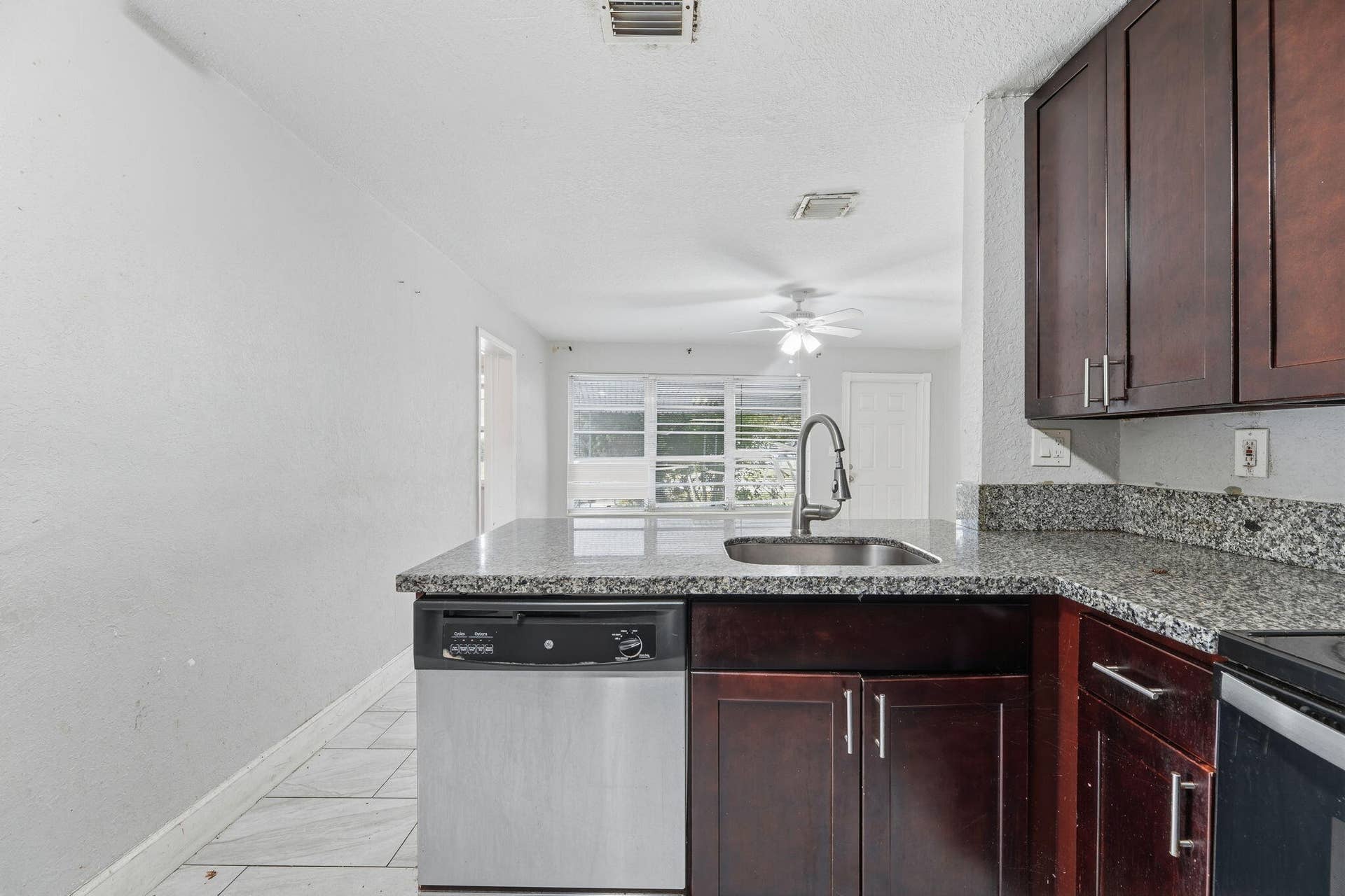1640 NE 32ND Place, Pompano Beach, FL 33064 009_ListerPros