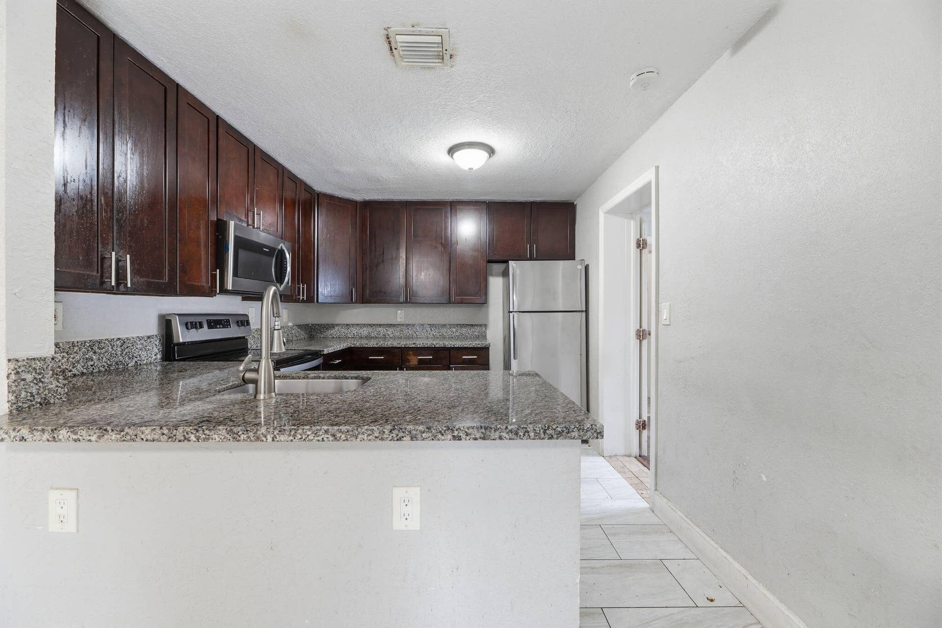 1640 NE 32ND Place, Pompano Beach, FL 33064 006_ListerPros