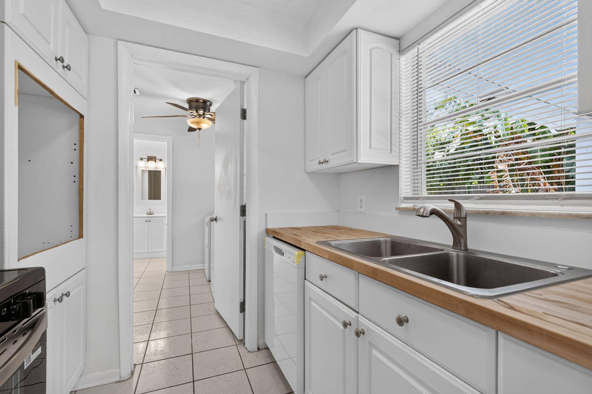 101 E Beverly Road E, Tequesta, Jupiter, FL 33469 .