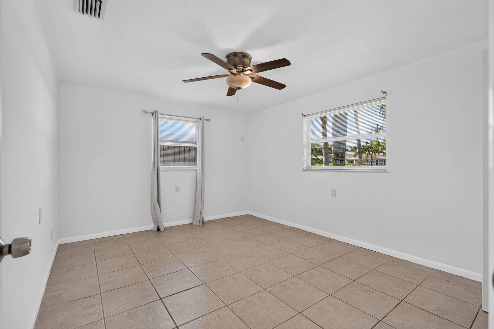 101 E Beverly Road E, Tequesta, Jupiter, FL 33469 .