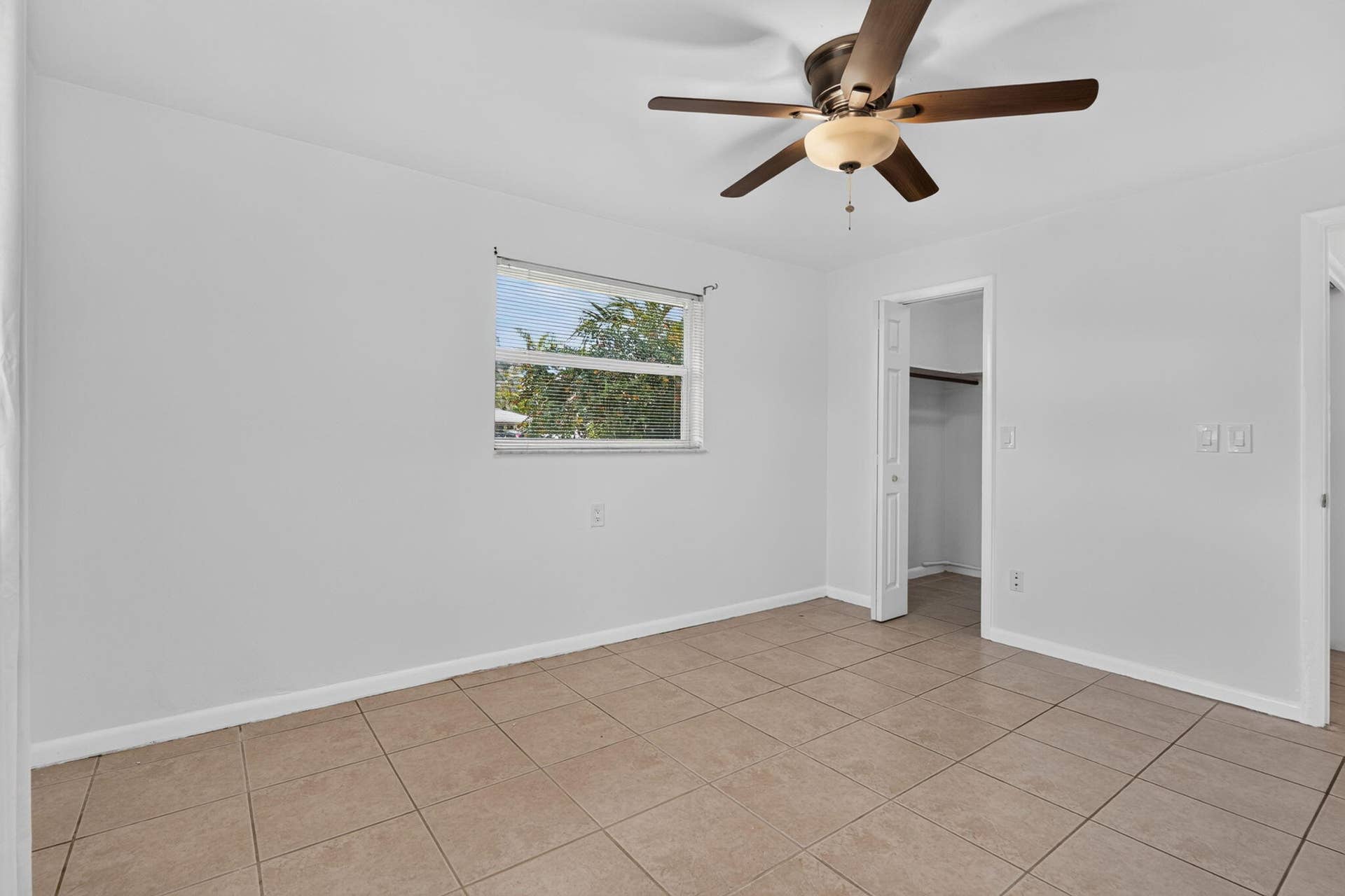 101 E Beverly Road E, Tequesta, Jupiter, FL 33469 .