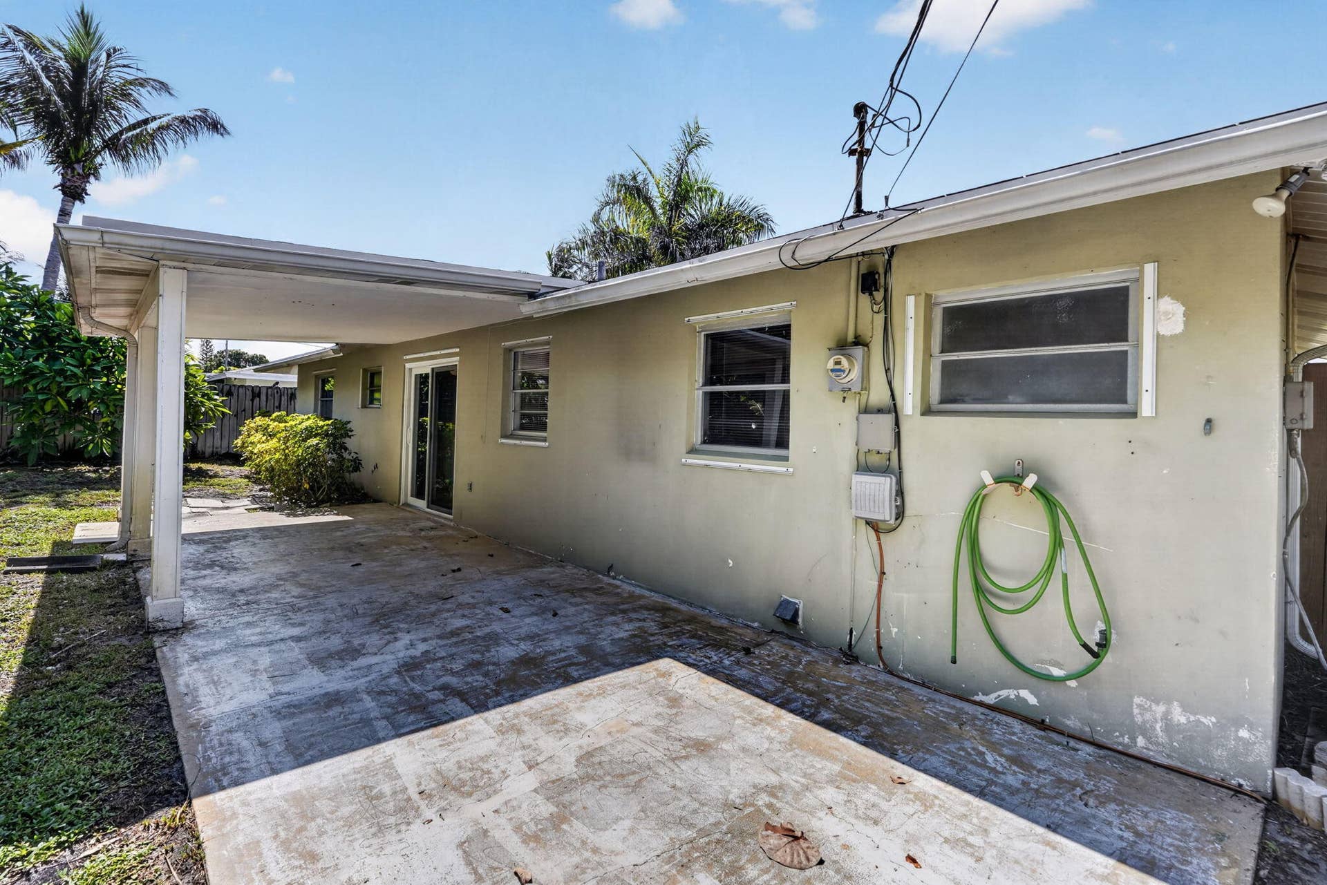 101 E Beverly Road E, Tequesta, Jupiter, FL 33469 .