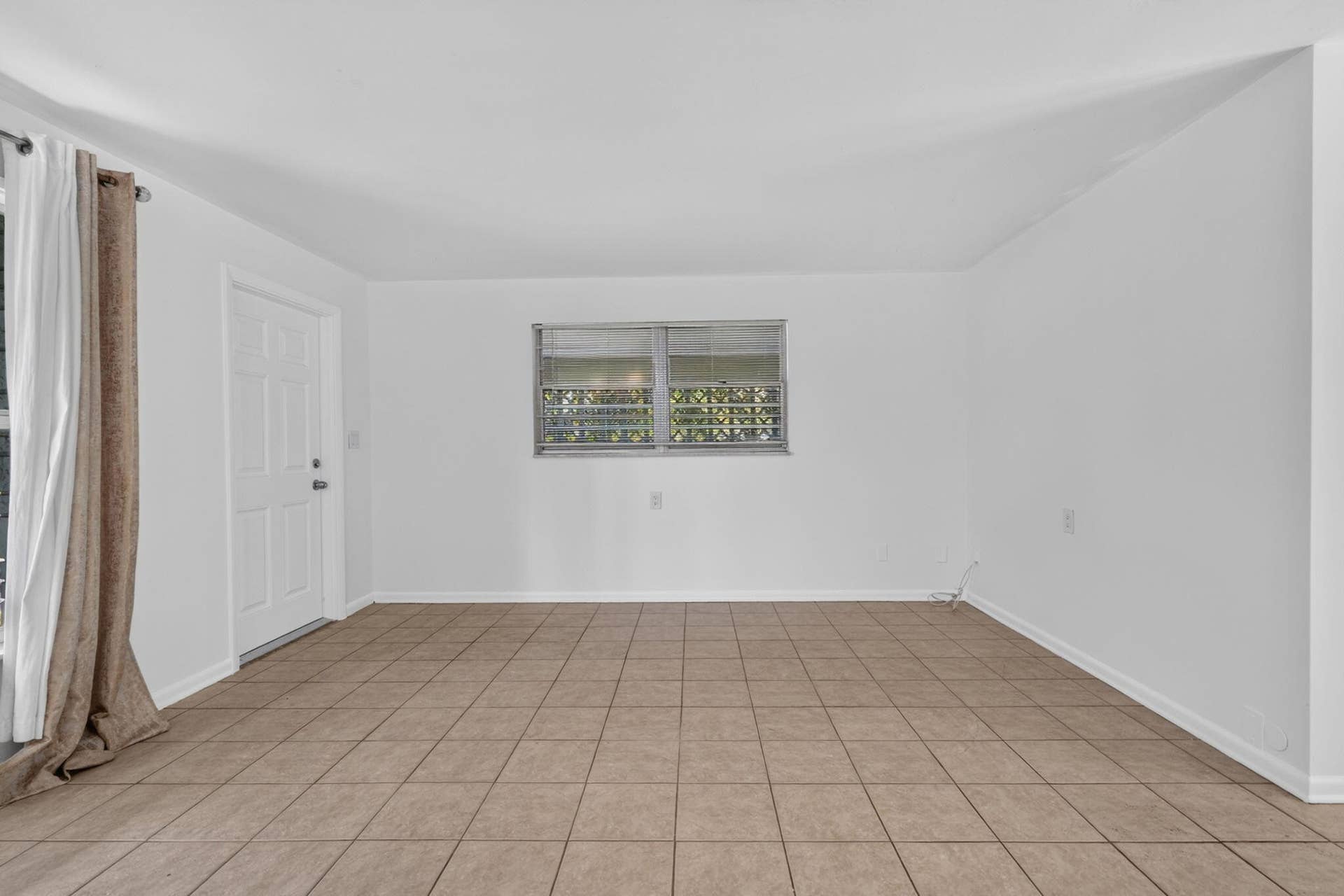 101 E Beverly Road E, Tequesta, Jupiter, FL 33469 .