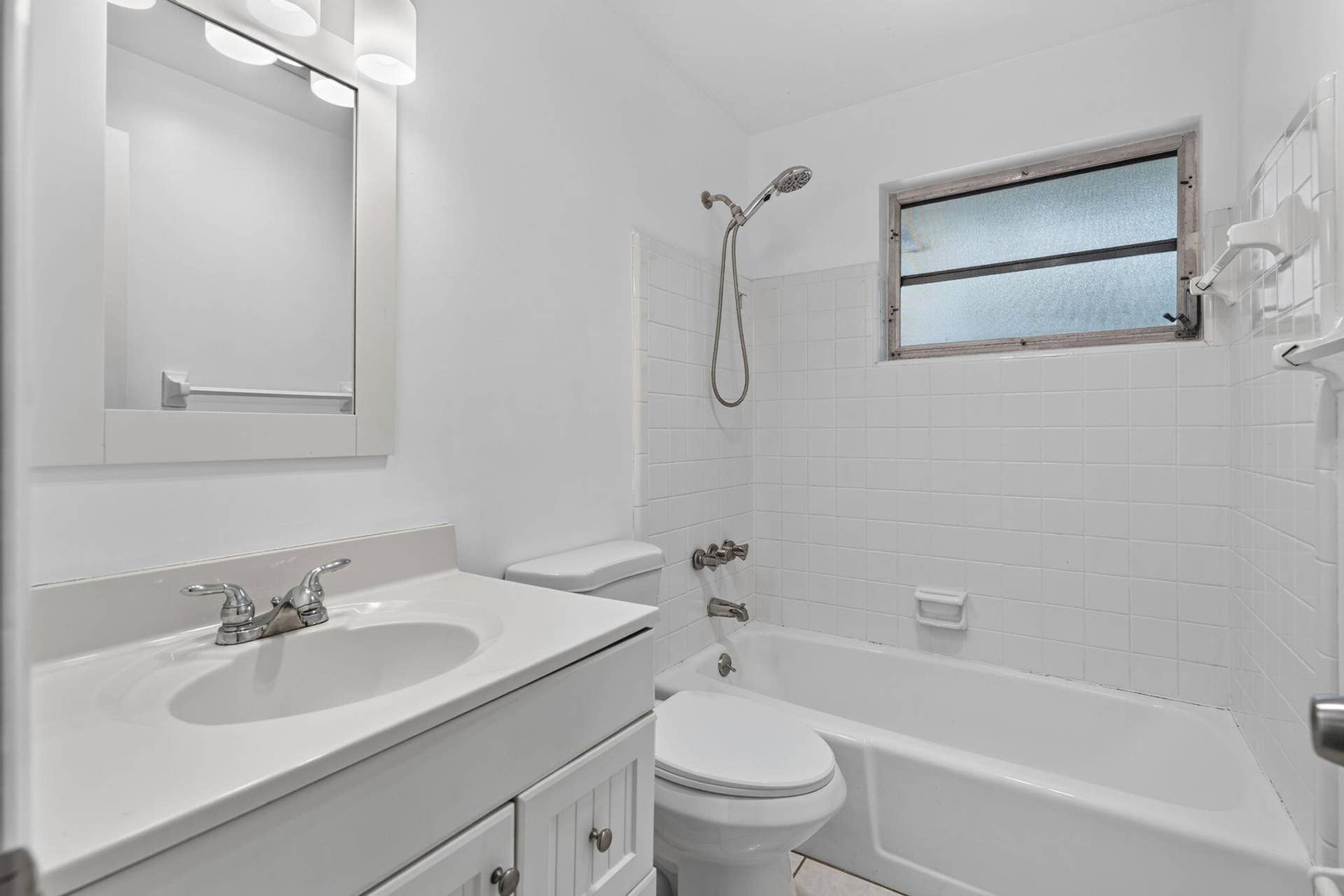 101 E Beverly Road E, Tequesta, Jupiter, FL 33469 .