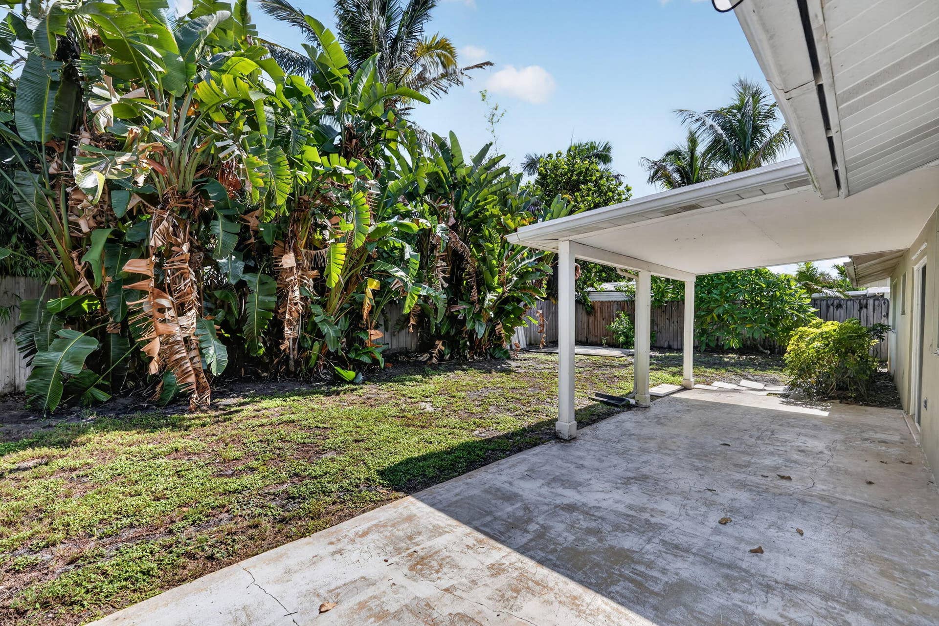 101 E Beverly Road E, Tequesta, Jupiter, FL 33469 .
