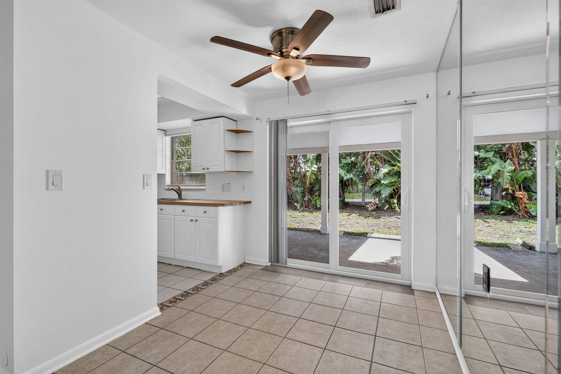 101 E Beverly Road E, Tequesta, Jupiter, FL 33469 .