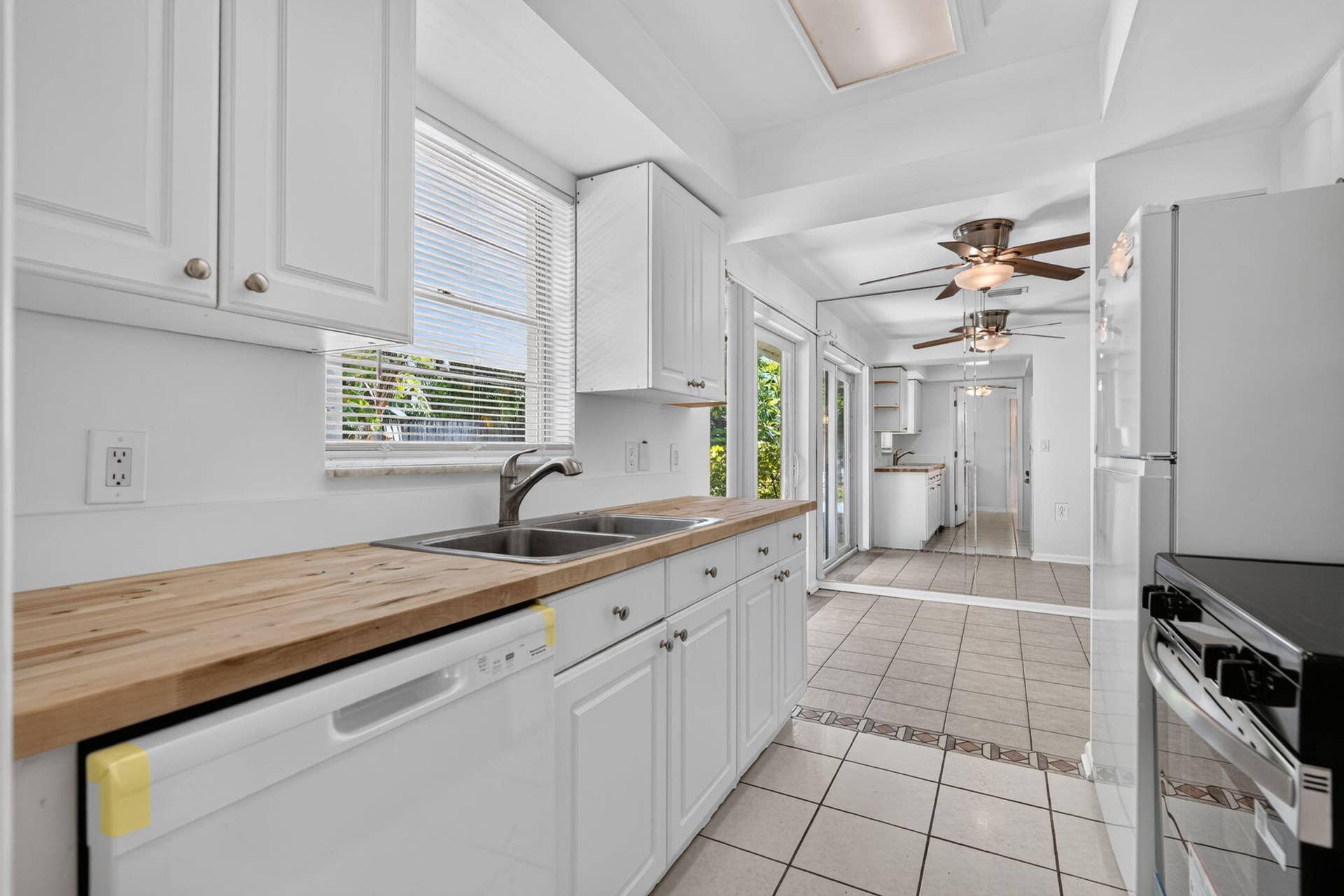 101 E Beverly Road E, Tequesta, Jupiter, FL 33469 .