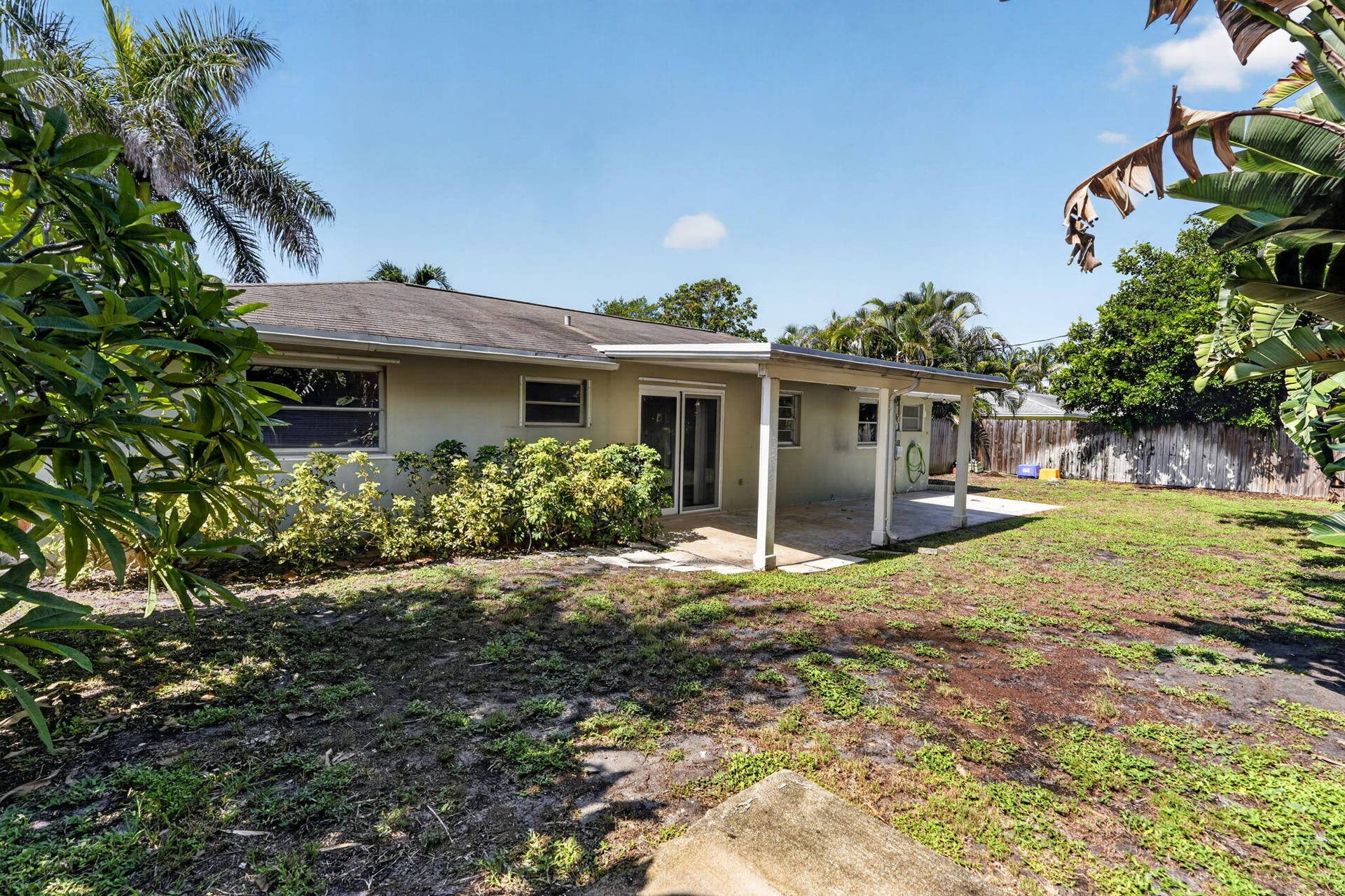101 E Beverly Road E, Tequesta, Jupiter, FL 33469 .