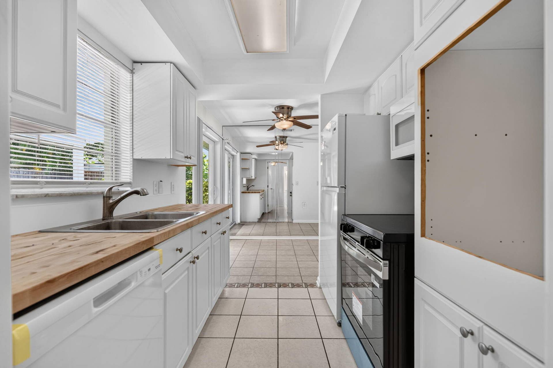 101 E Beverly Road E, Tequesta, Jupiter, FL 33469 .