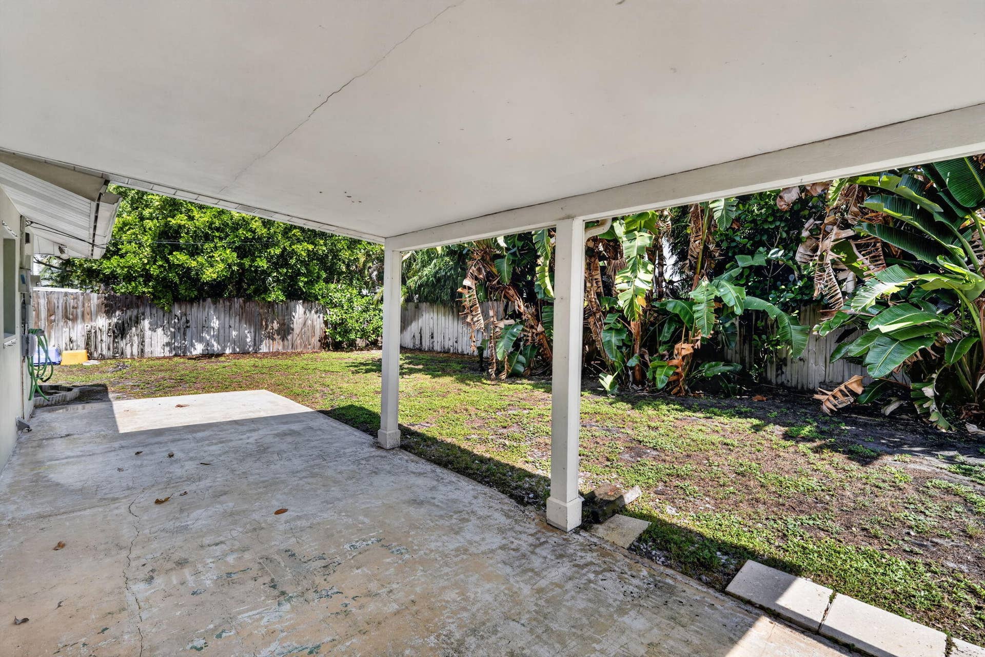 101 E Beverly Road E, Tequesta, Jupiter, FL 33469 .
