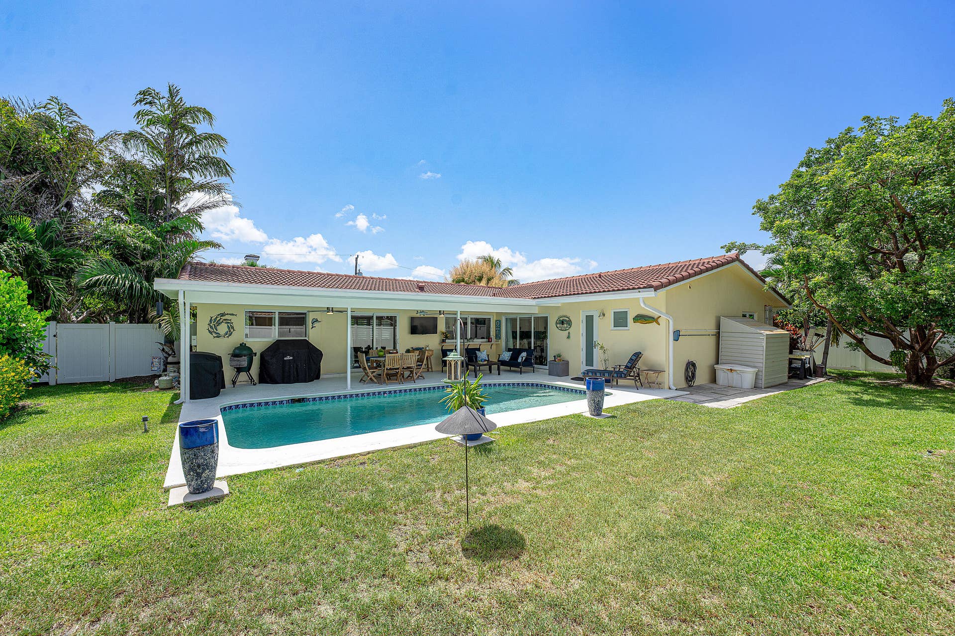 4430 NE 30th Avenue, Lighthouse Point, FL 33064 Backyard-3