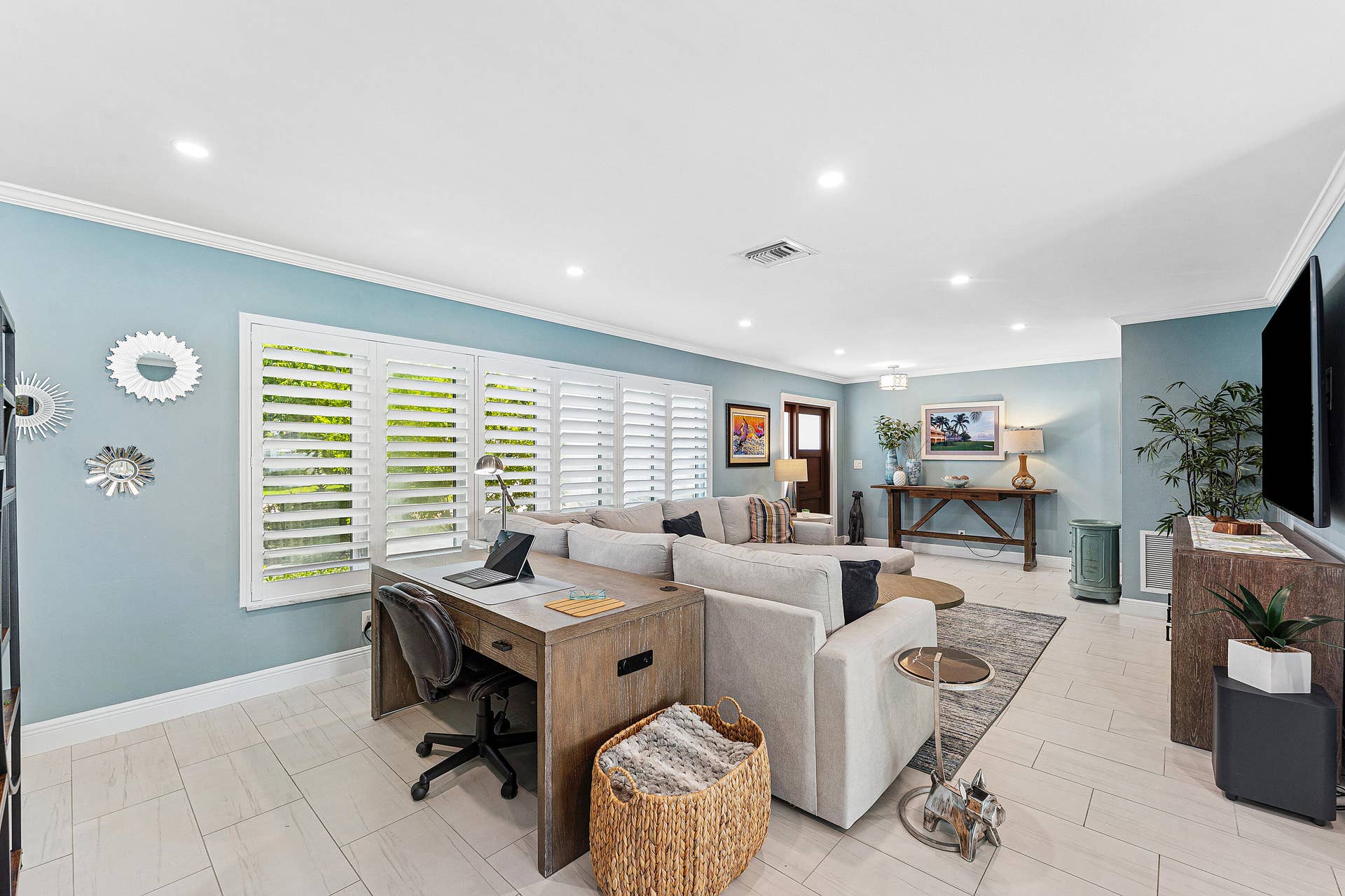 4430 NE 30th Avenue, Lighthouse Point, FL 33064 Living Room-1