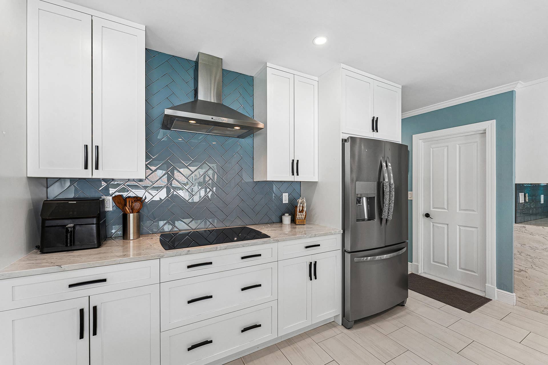 4430 NE 30th Avenue, Lighthouse Point, FL 33064 Kitchen-3