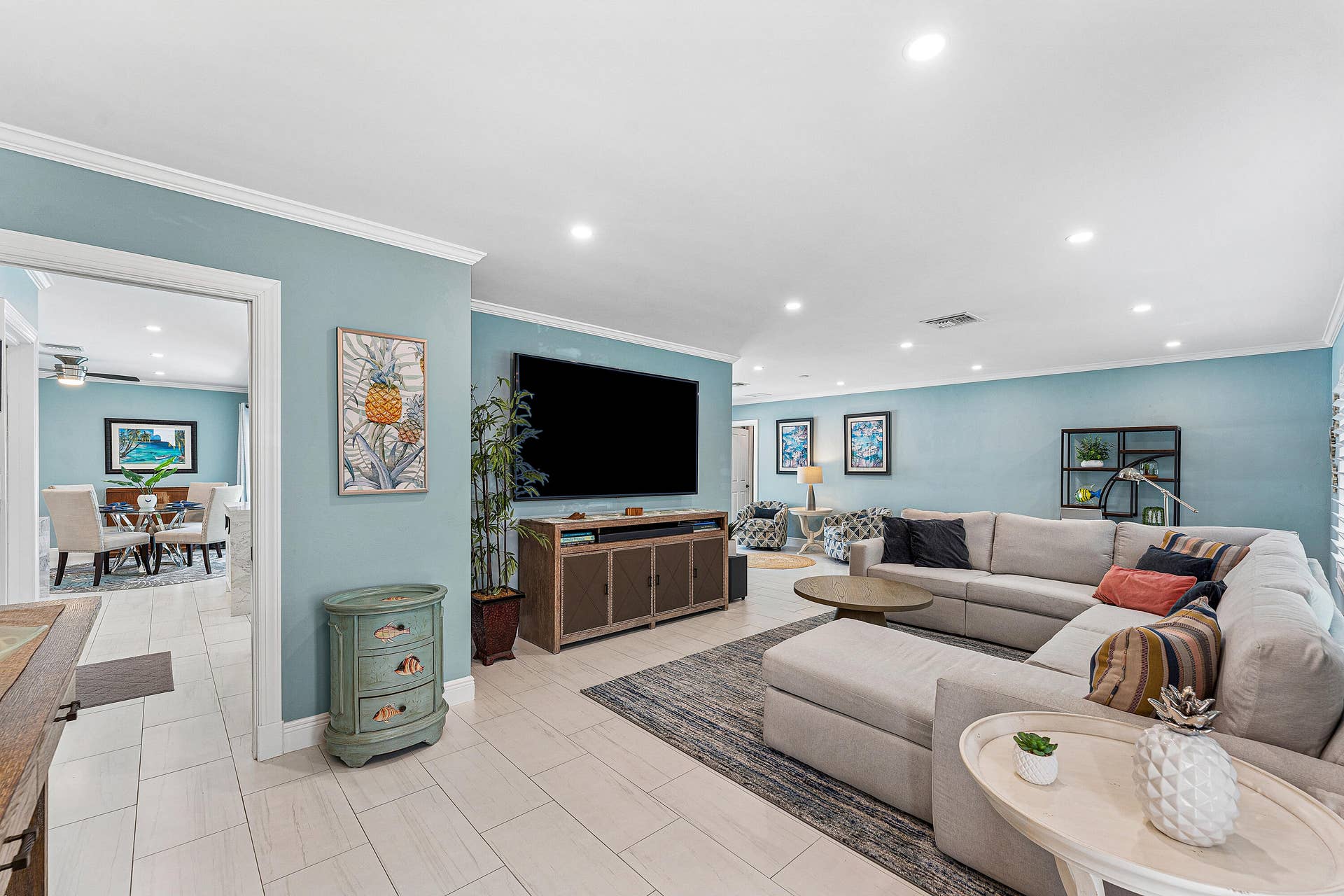 4430 NE 30th Avenue, Lighthouse Point, FL 33064 Living Room-3