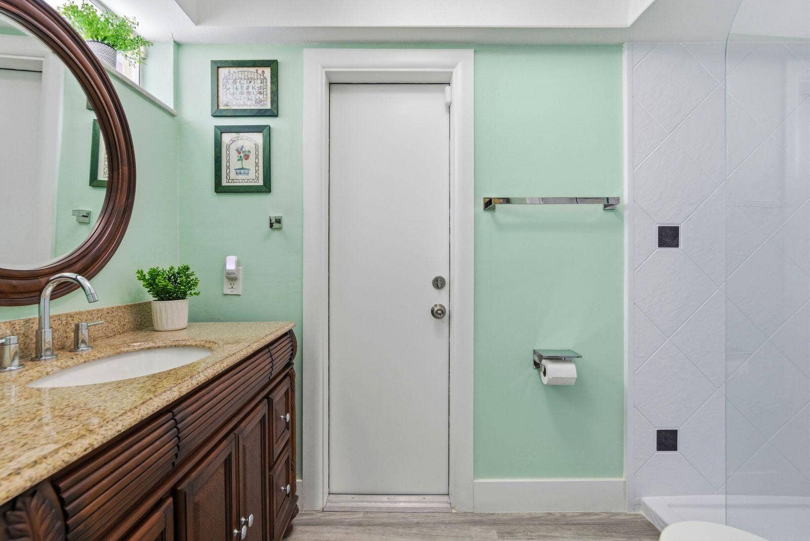 7381 SW 9TH Street, Plantation, FL 33317 2nd cabana bath