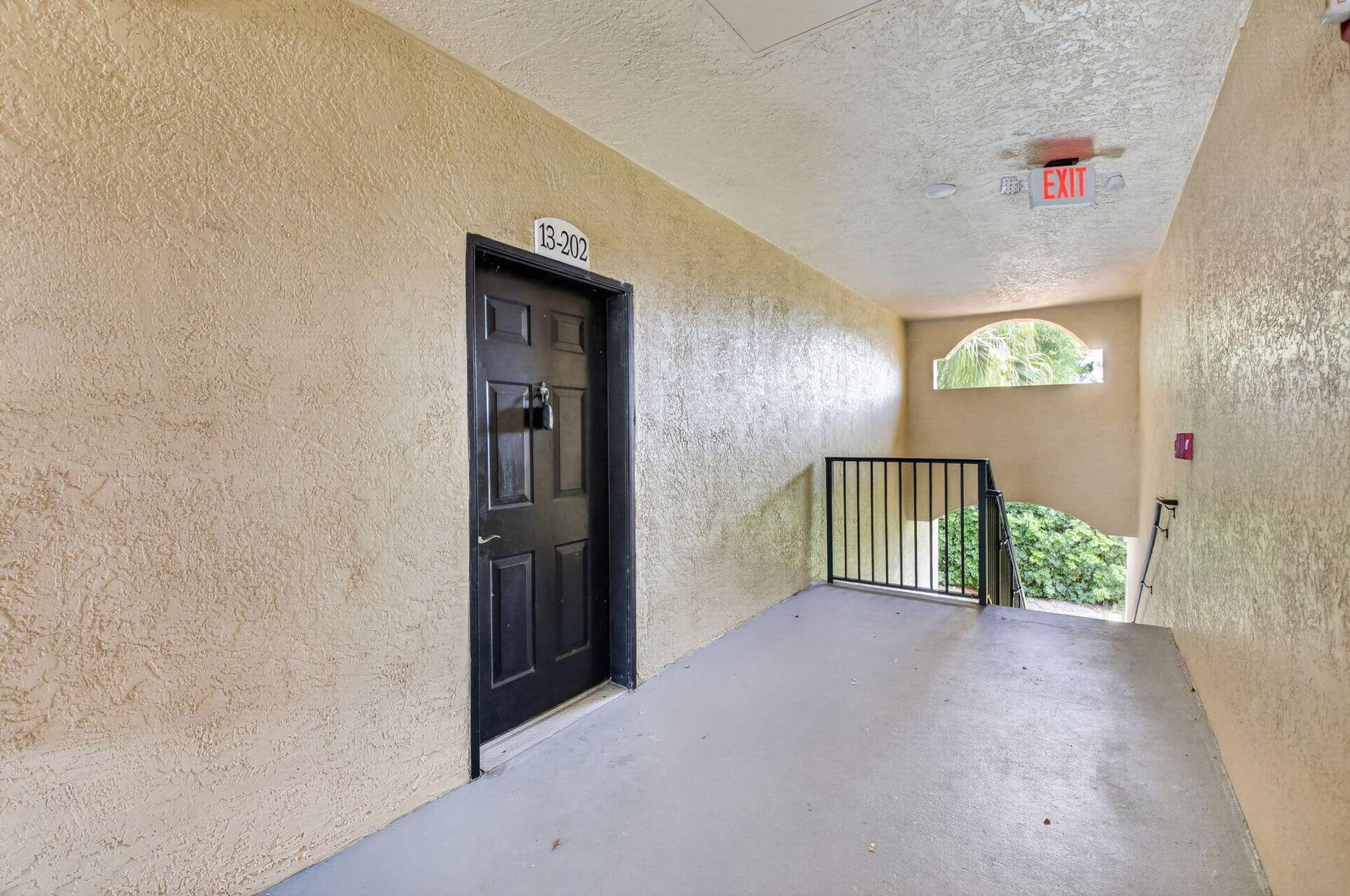 15125 Michelangelo Boulevard, #202, Delray Beach, FL 33446 2-web-or-mls-DSC_8445