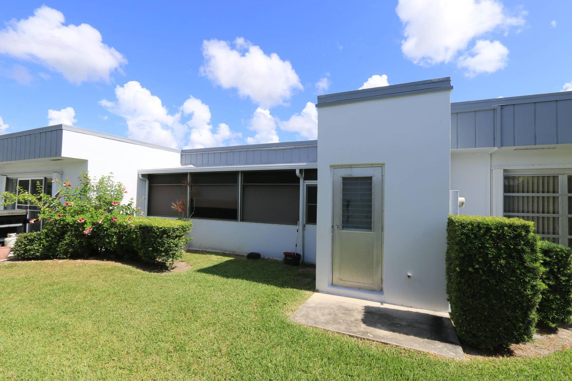 2886 Fernley Drive E, #91, West Palm Beach, FL 33415 Exterior Back