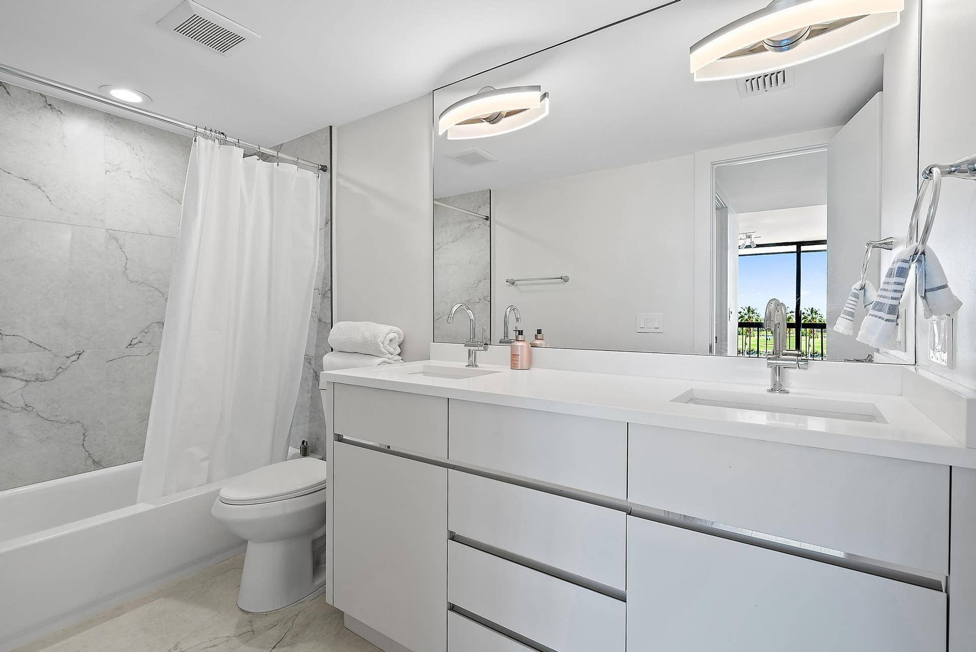 356 GOLFVIEW Road, #405, North Palm Beach, FL 33408 Primary Bath
