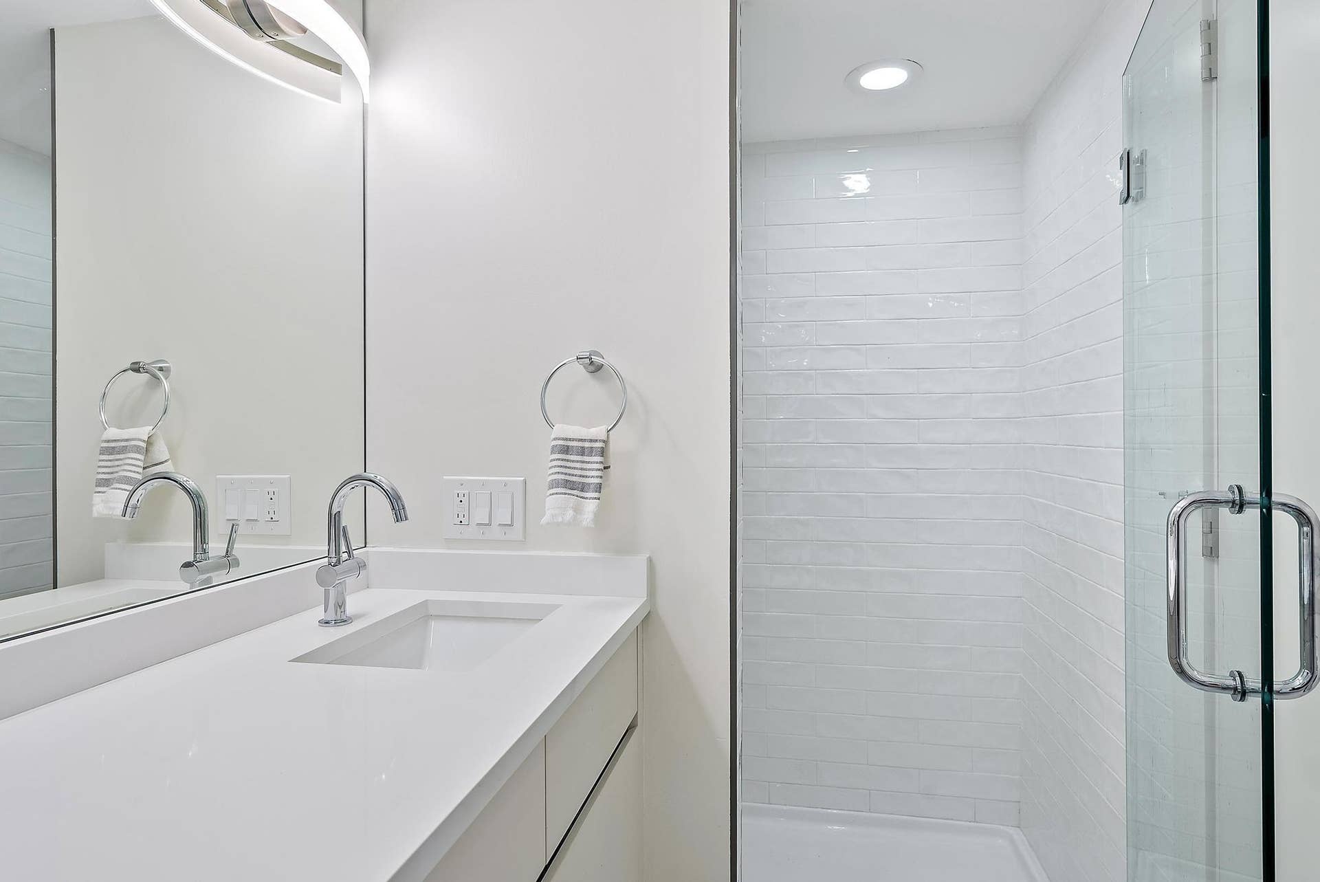 356 GOLFVIEW Road, #405, North Palm Beach, FL 33408 Primary Shower