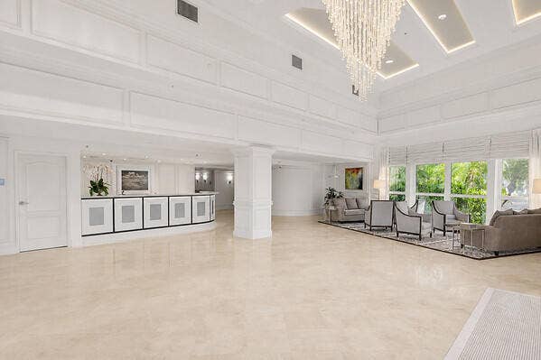 Lobby enterance & concierge reception deck