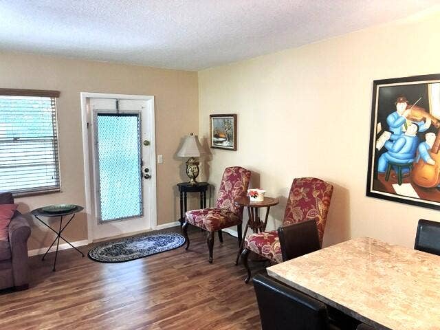 237 Farnham J, Deerfield Beach, FL 33442 interior2