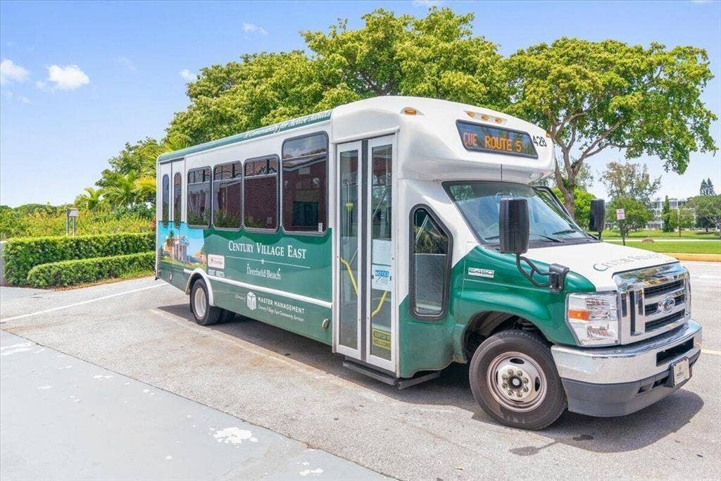 237 Farnham J, Deerfield Beach, FL 33442 Bus