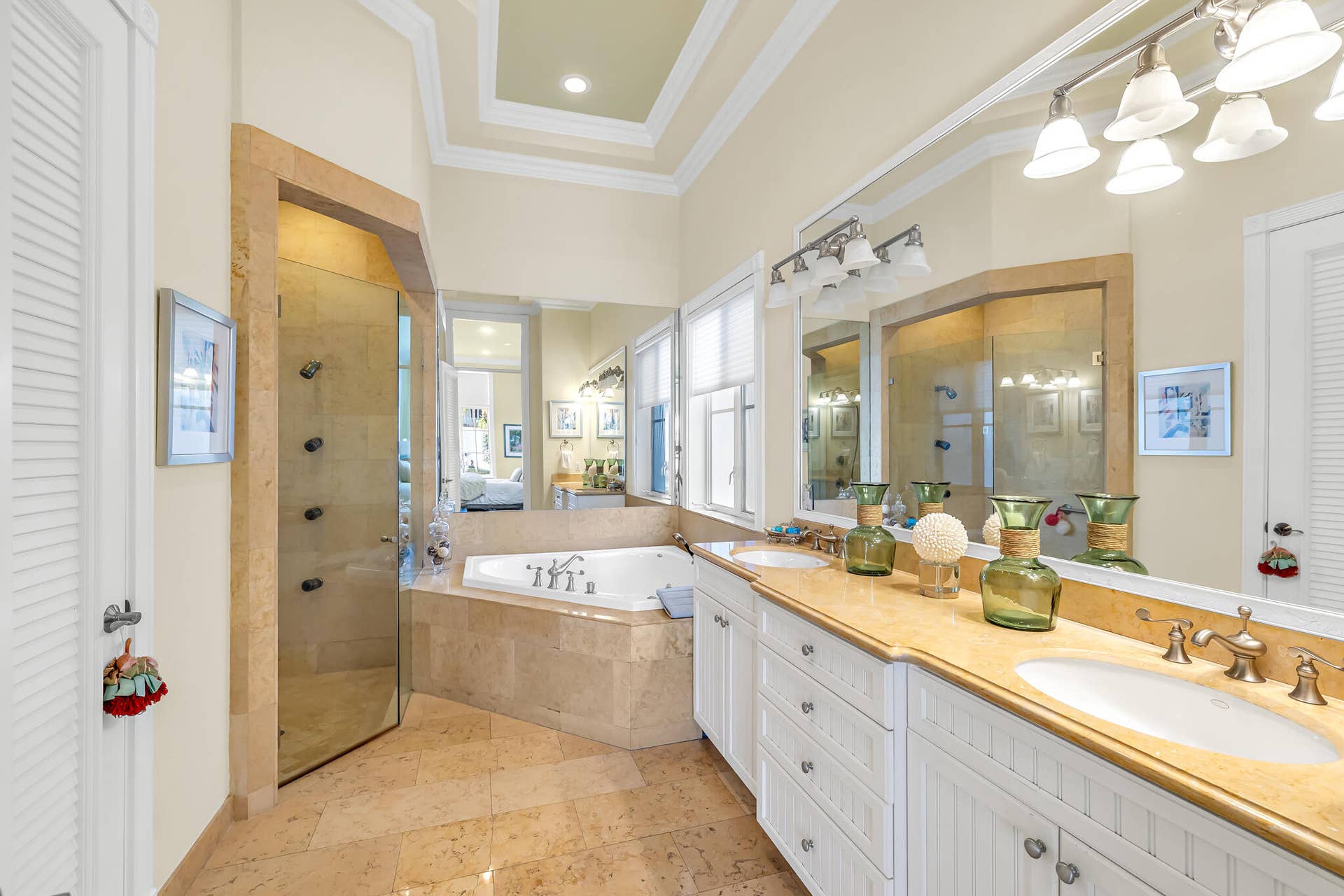 1st floor primary suite bathroom