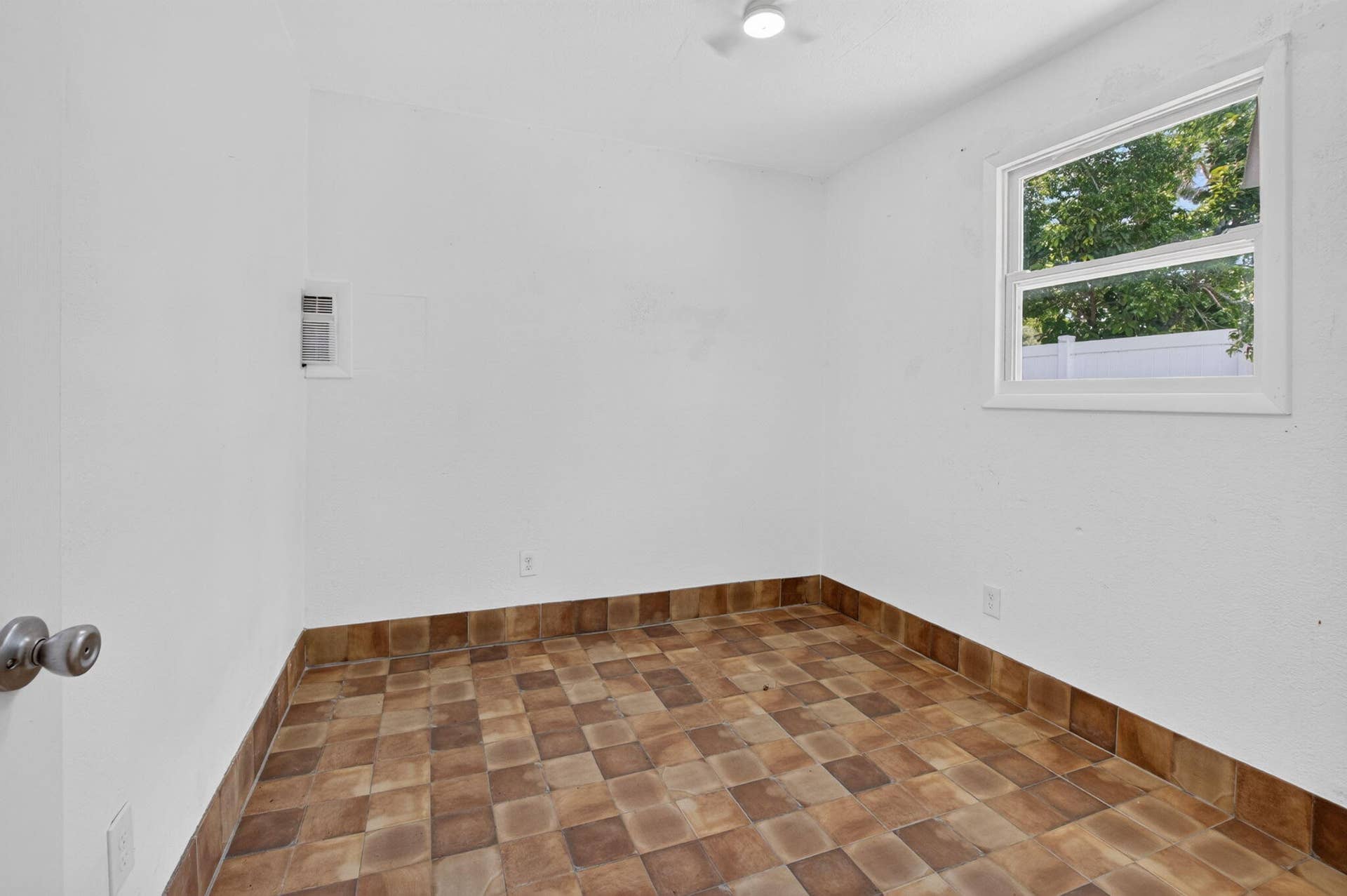 806 NE 2nd Avenue, Delray Beach, FL 33444 36-web-or-mls-DSC_1181