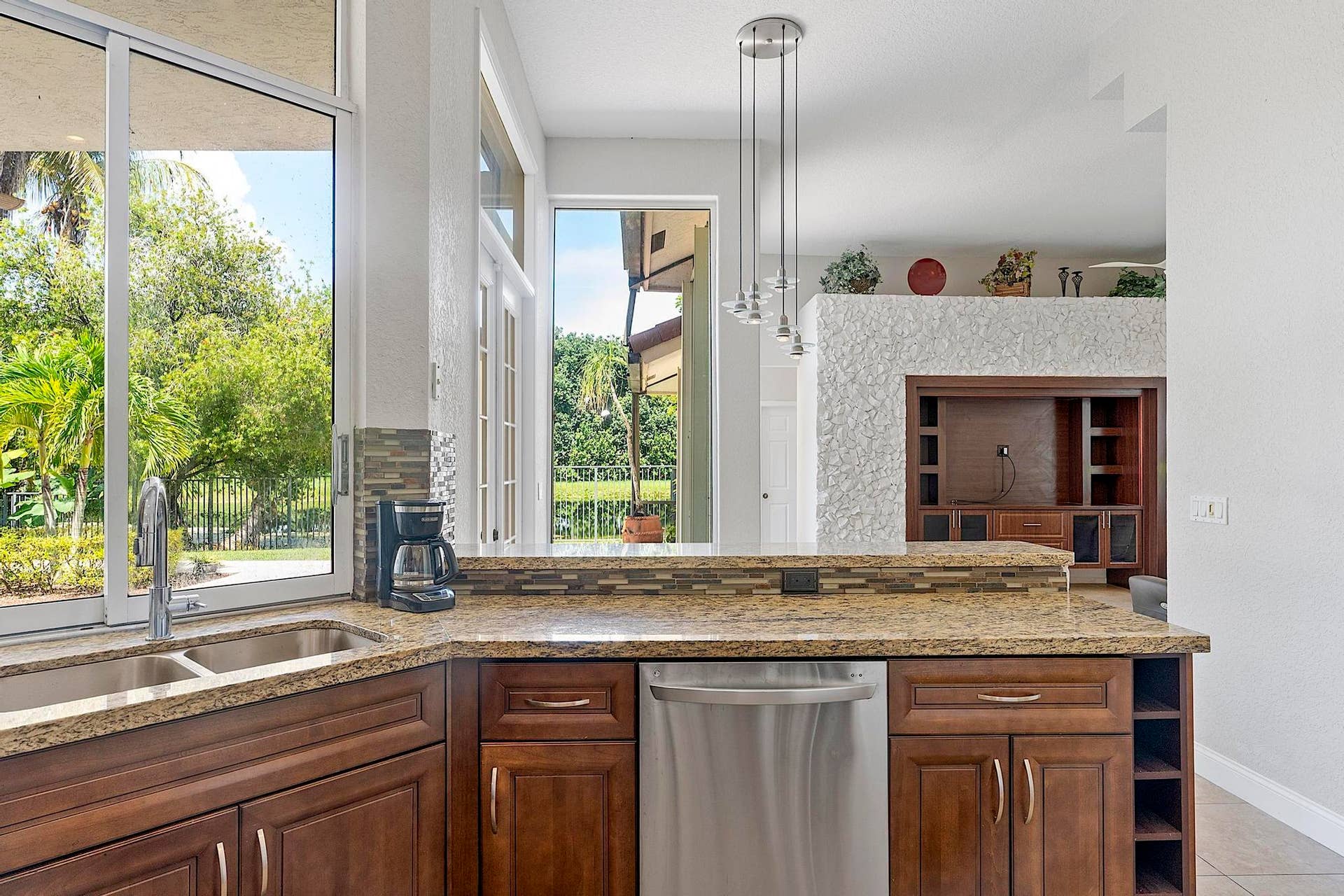 875 Bayside Lane weston FL- - 025