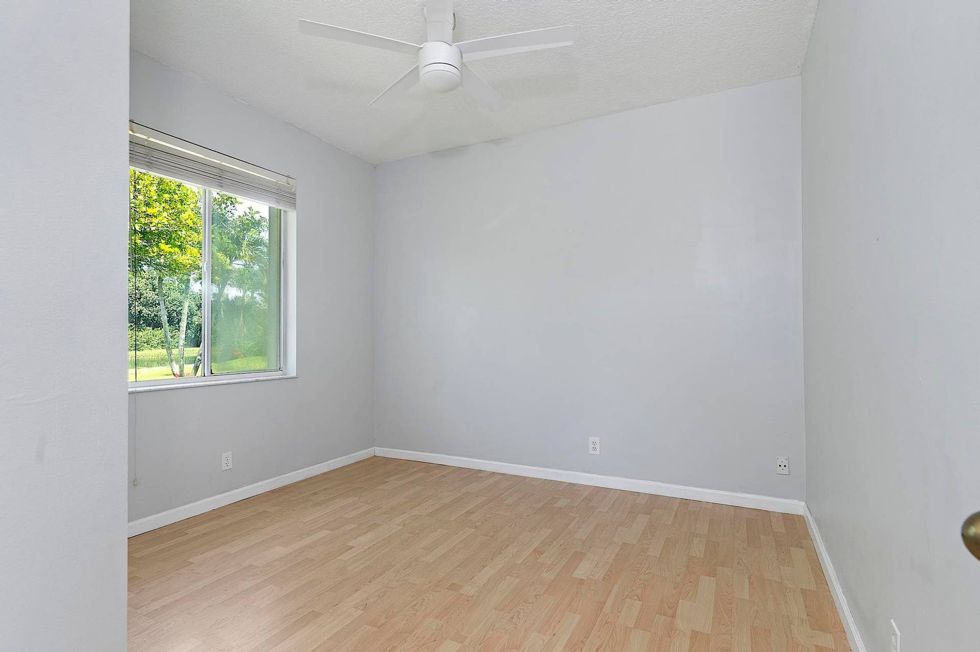 875 Bayside Lane weston FL- - 033