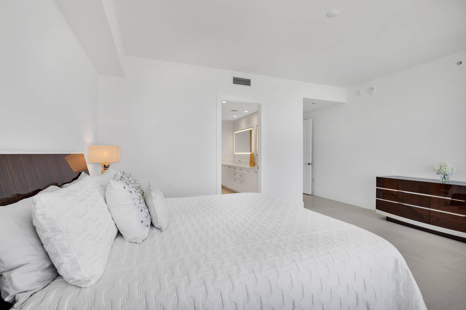 151 N Seabreeze Boulevard N, #Unit 504, Fort Lauderdale, FL 33304 151 N Seabreeze Blvd unit 504-16