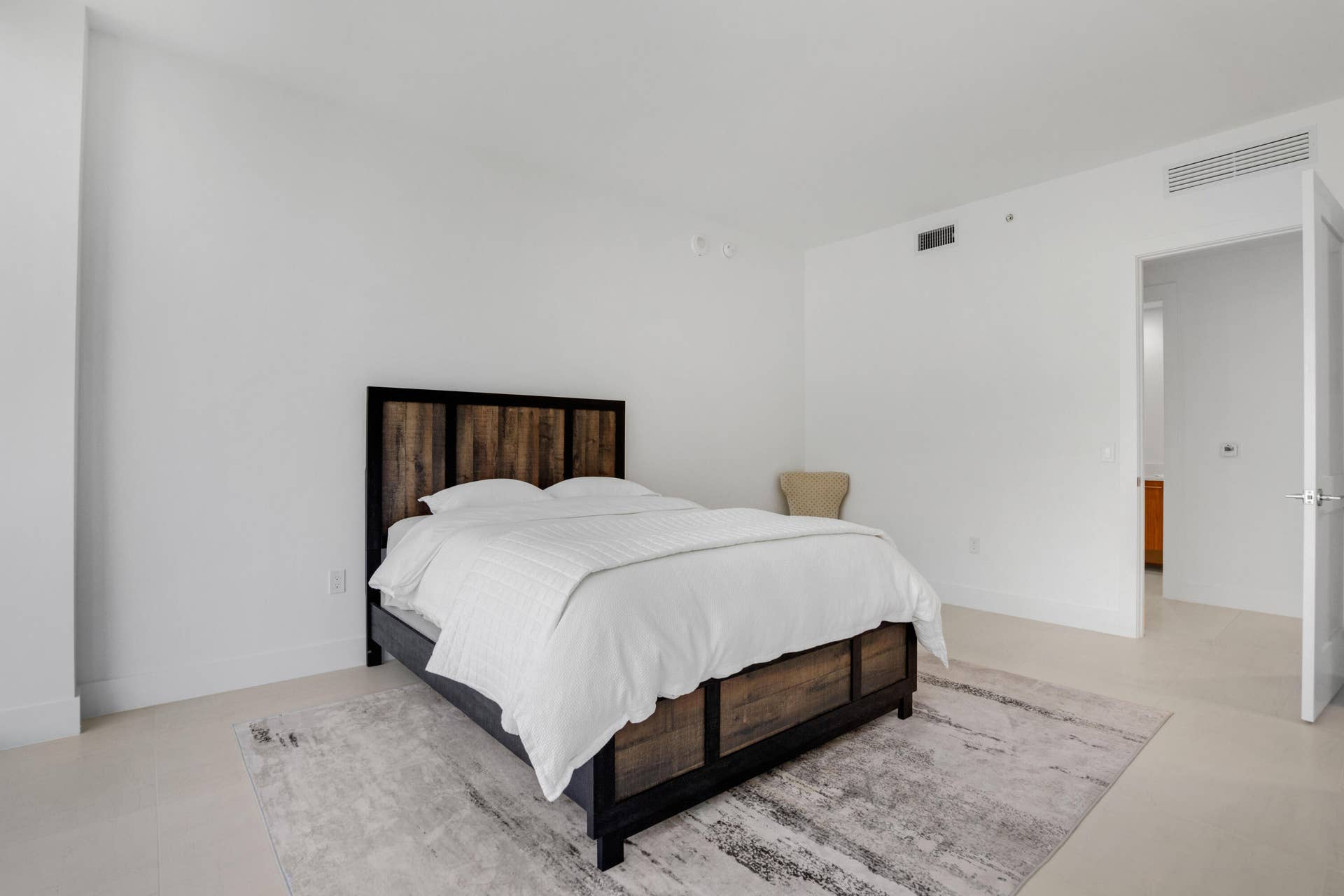 151 N Seabreeze Boulevard N, #Unit 504, Fort Lauderdale, FL 33304 151 N Seabreeze Blvd unit 504-28