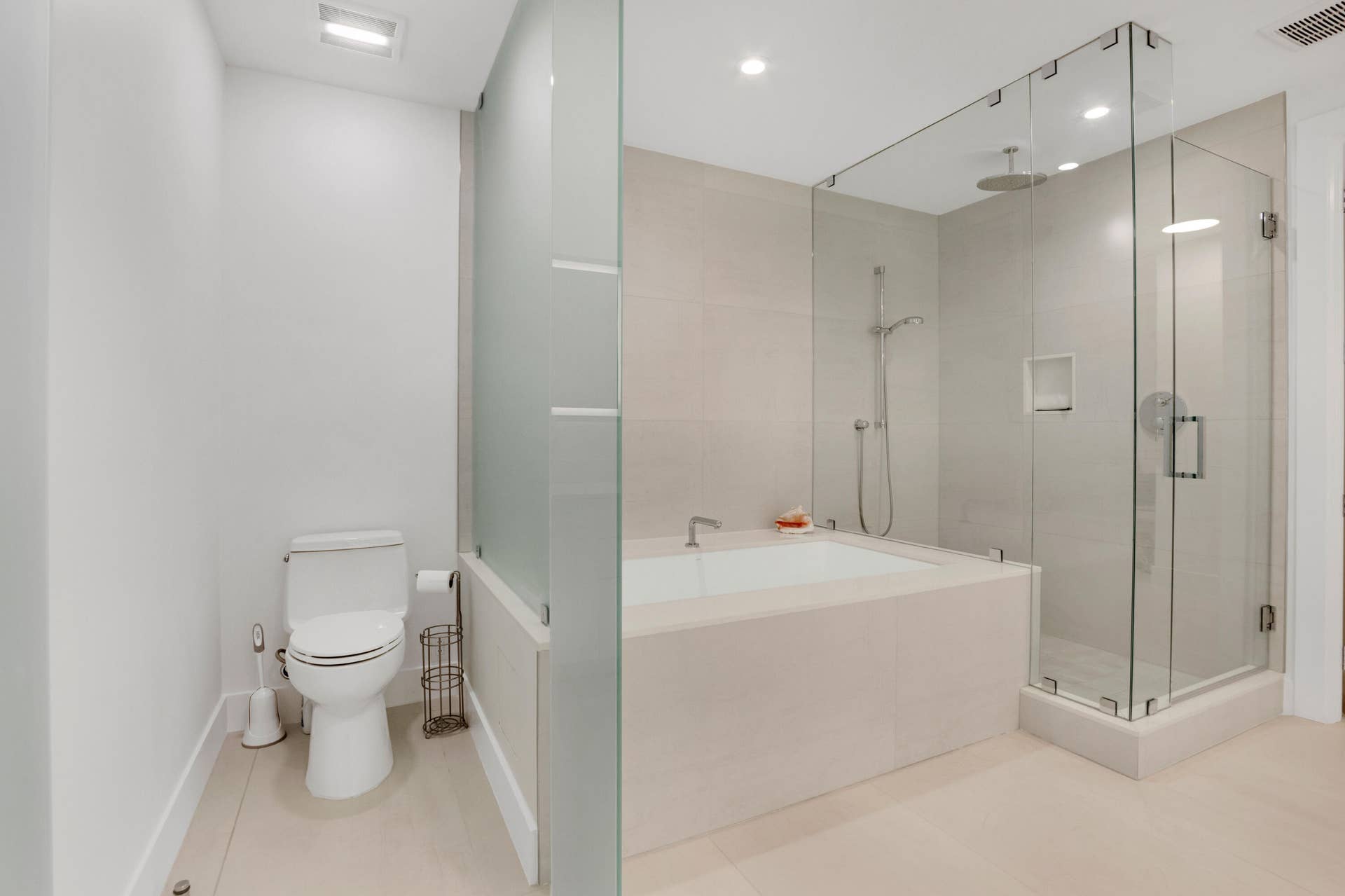 151 N Seabreeze Boulevard N, #Unit 504, Fort Lauderdale, FL 33304 151 N Seabreeze Blvd unit 504-20