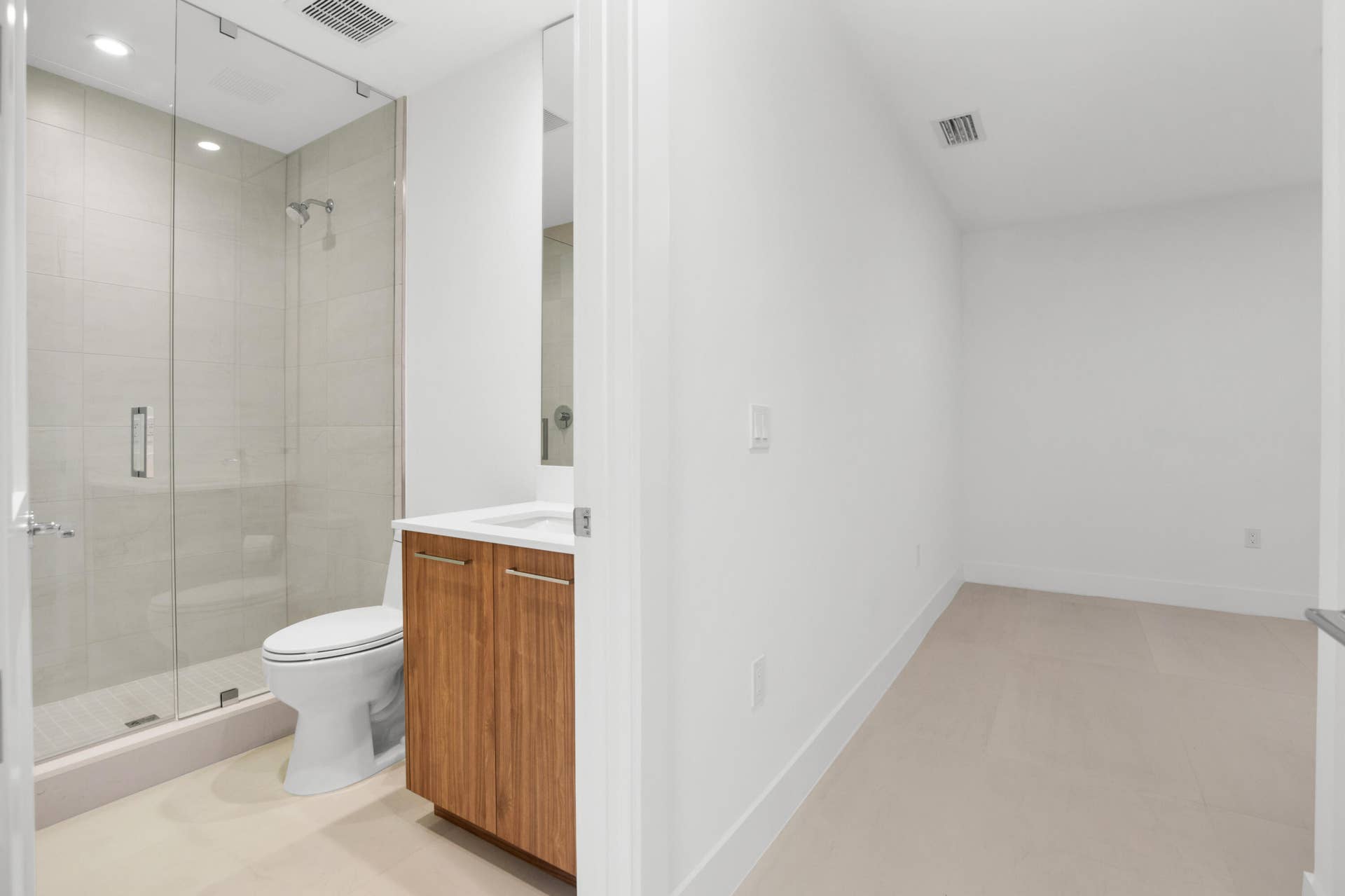 151 N Seabreeze Boulevard N, #Unit 504, Fort Lauderdale, FL 33304 151 N Seabreeze Blvd unit 504-31