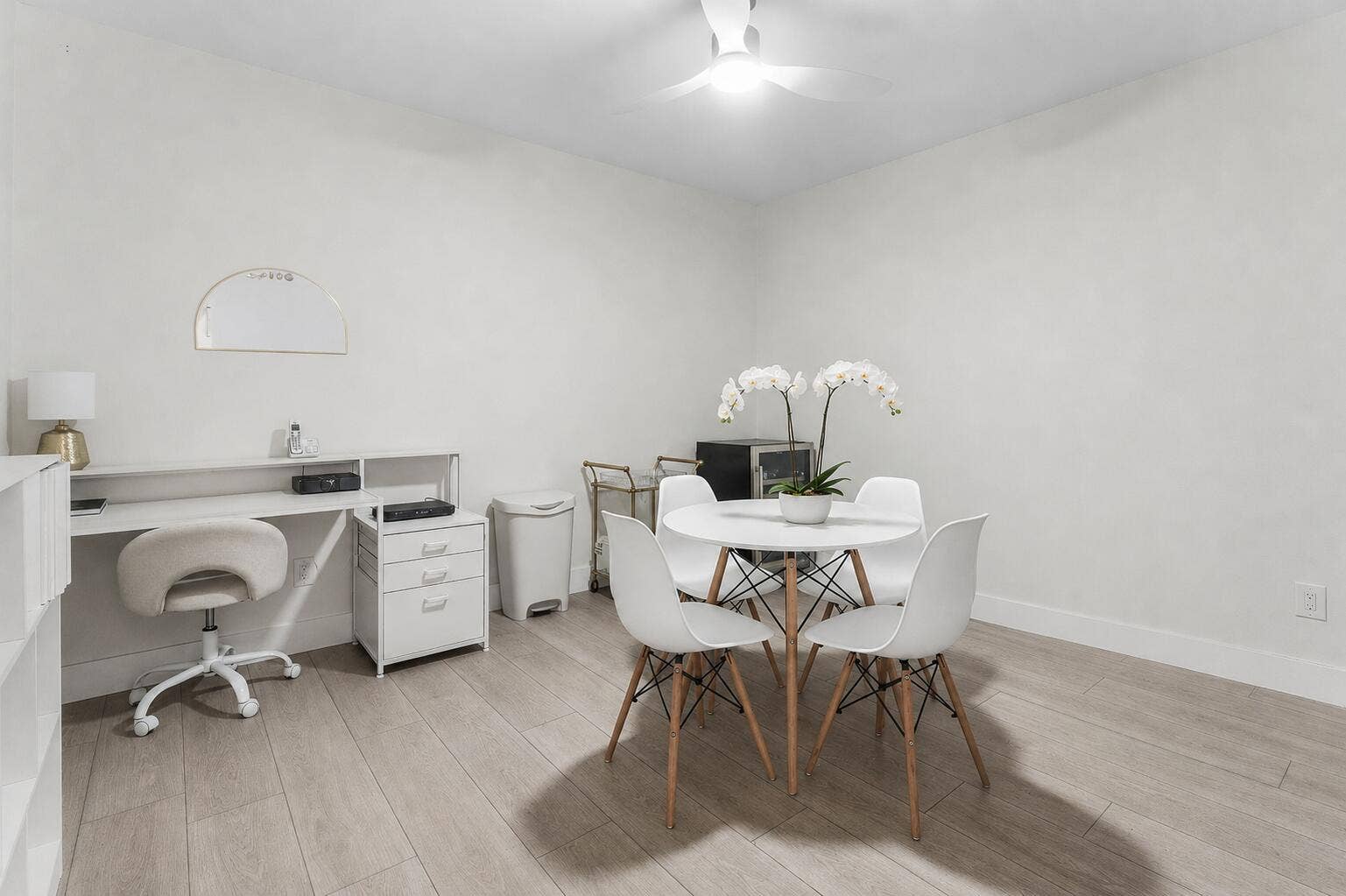 Upstairs Bedroom or Mixed Use Space