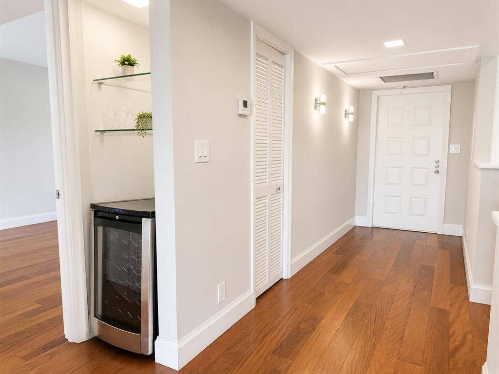 4030 W PALM AIRE Drive, #402, Pompano Beach, FL 33069 8