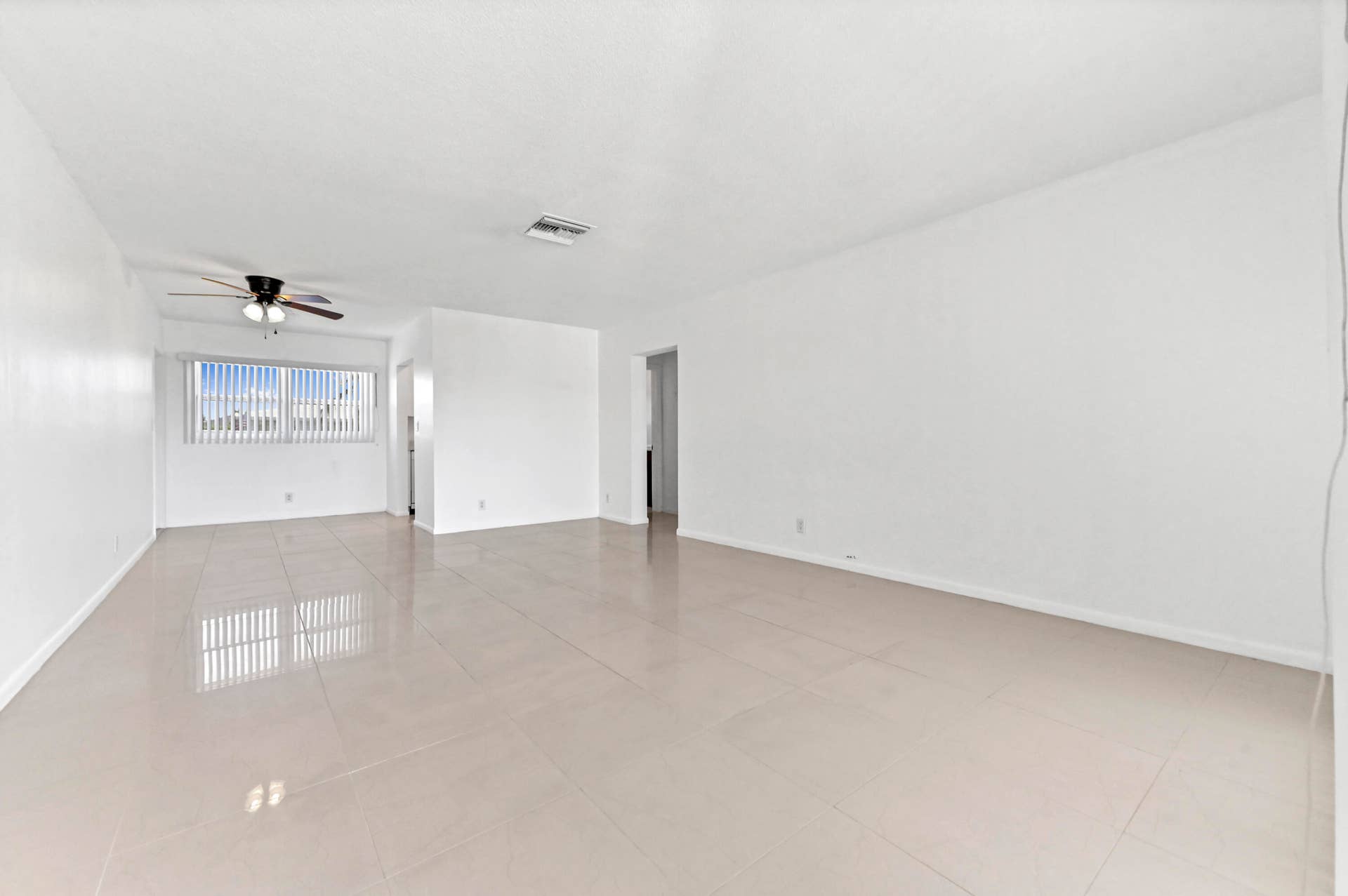 06 Living room 01