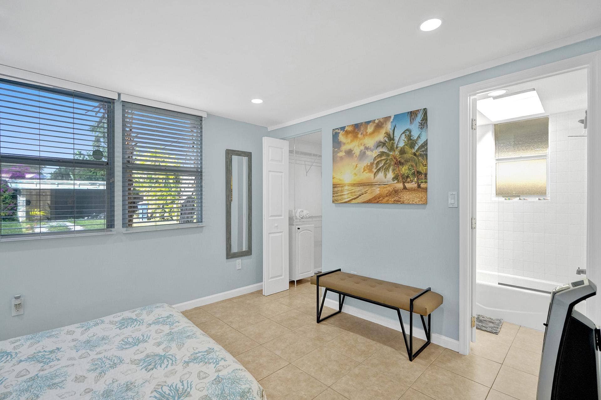 2500 NW 3RD Avenue, #1-4, Wilton Manors, FL 33311 DSC01140