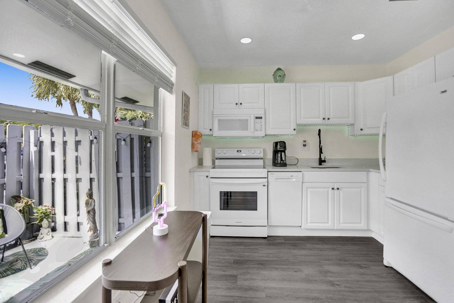2500 NW 3RD Avenue, #1-4, Wilton Manors, FL 33311 DSC01155