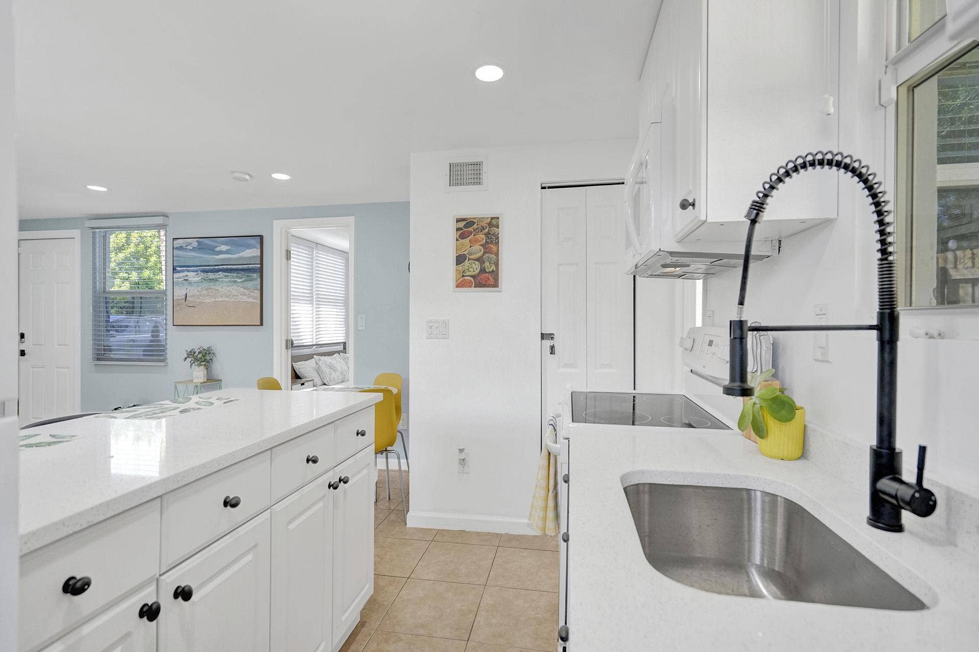 2500 NW 3RD Avenue, #1-4, Wilton Manors, FL 33311 DSC01137