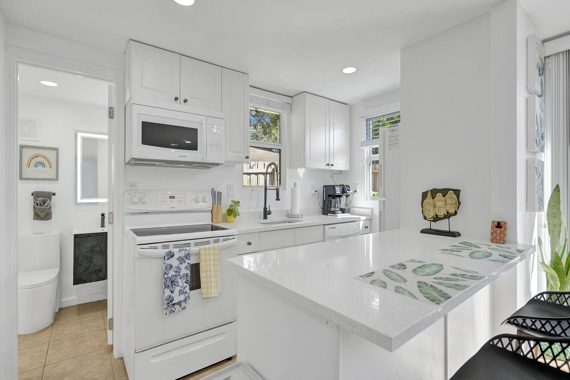 2500 NW 3RD Avenue, #1-4, Wilton Manors, FL 33311 DSC01134