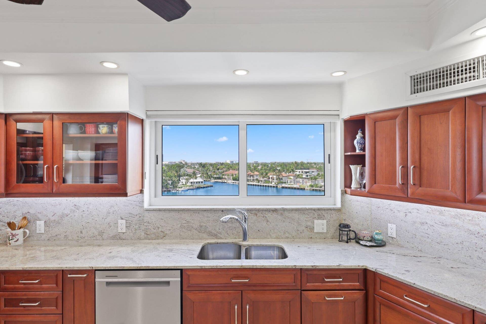 333 SUNSET Drive, #501, Fort Lauderdale, FL 33301 333 Sunset Dr 501