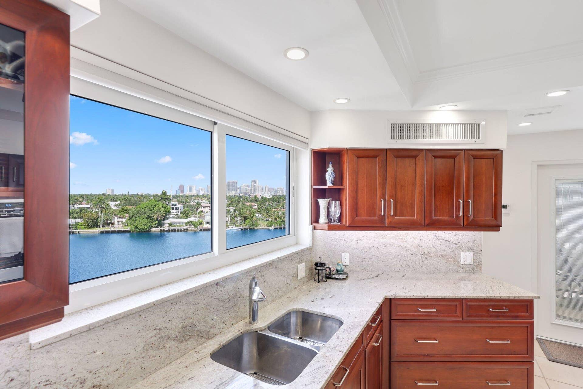 333 SUNSET Drive, #501, Fort Lauderdale, FL 33301 333 Sunset Dr 501