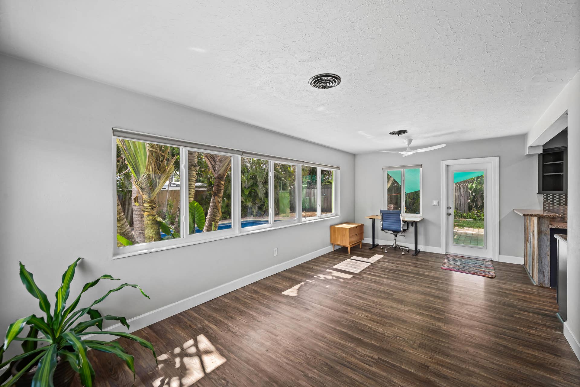 4860 NE 6th Avenue, Oakland Park, FL 33334 DSC_4575