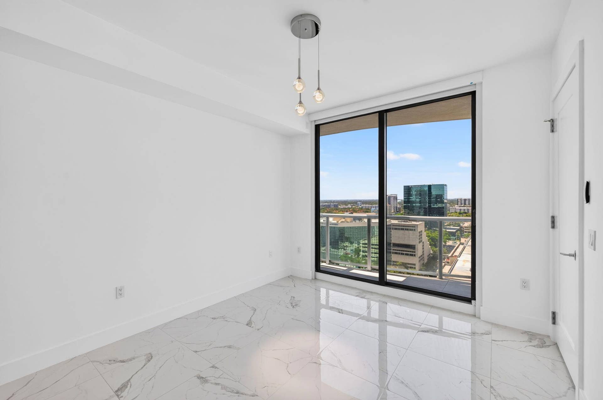 100 E Las Olas Boulevard, #1902, Fort Lauderdale, FL 33301 49-web-or-mls-699A8110