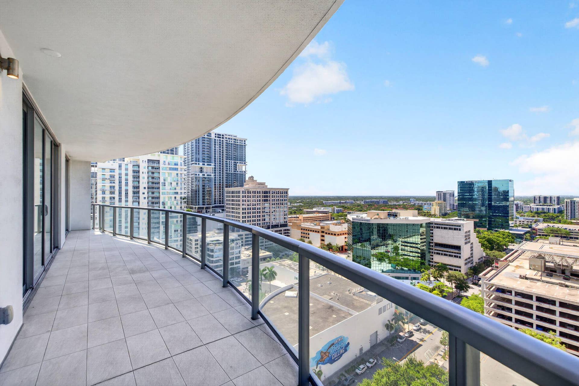 100 E Las Olas Boulevard, #1902, Fort Lauderdale, FL 33301 31-web-or-mls-699A7961