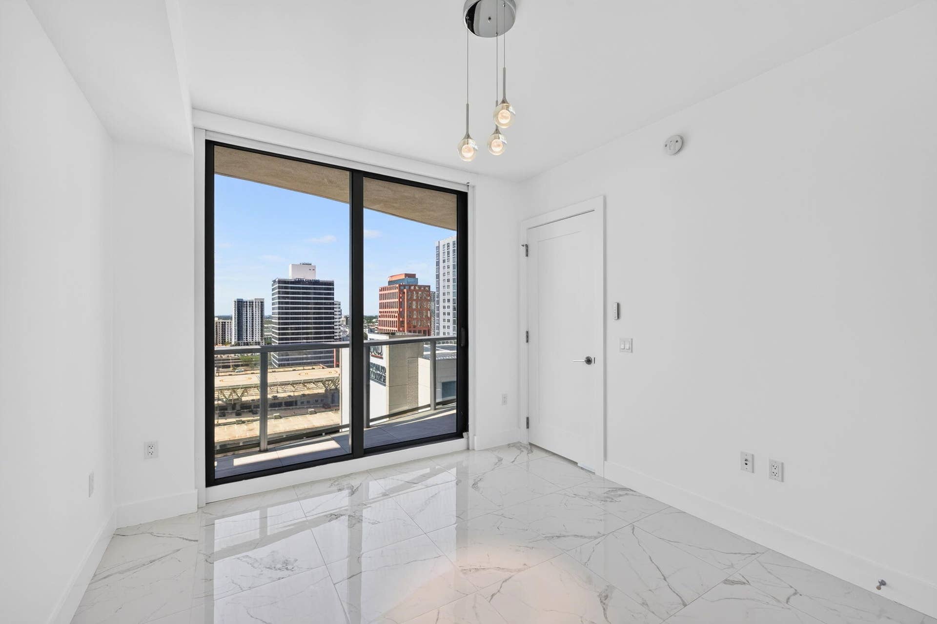 100 E Las Olas Boulevard, #1902, Fort Lauderdale, FL 33301 51-web-or-mls-699A8120